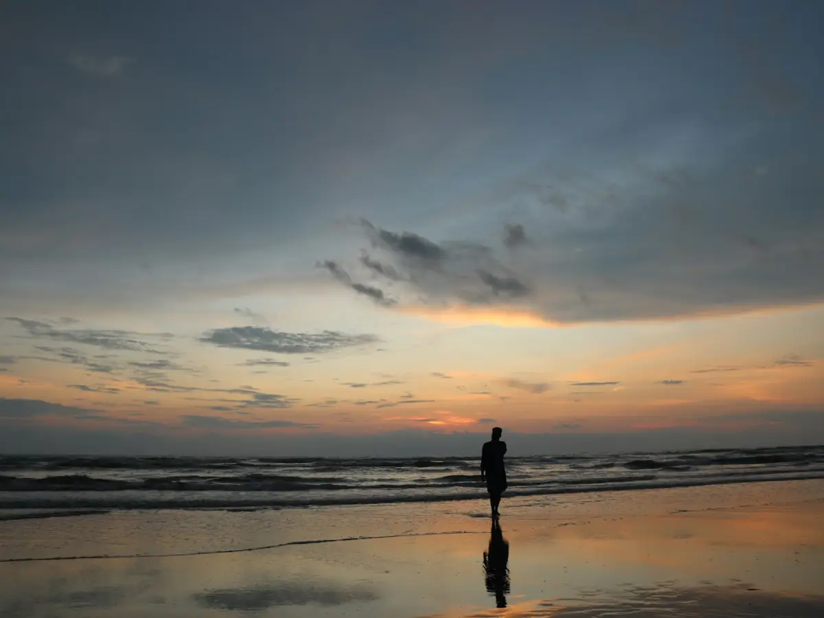 Sunrise photo walk on the longest beach
