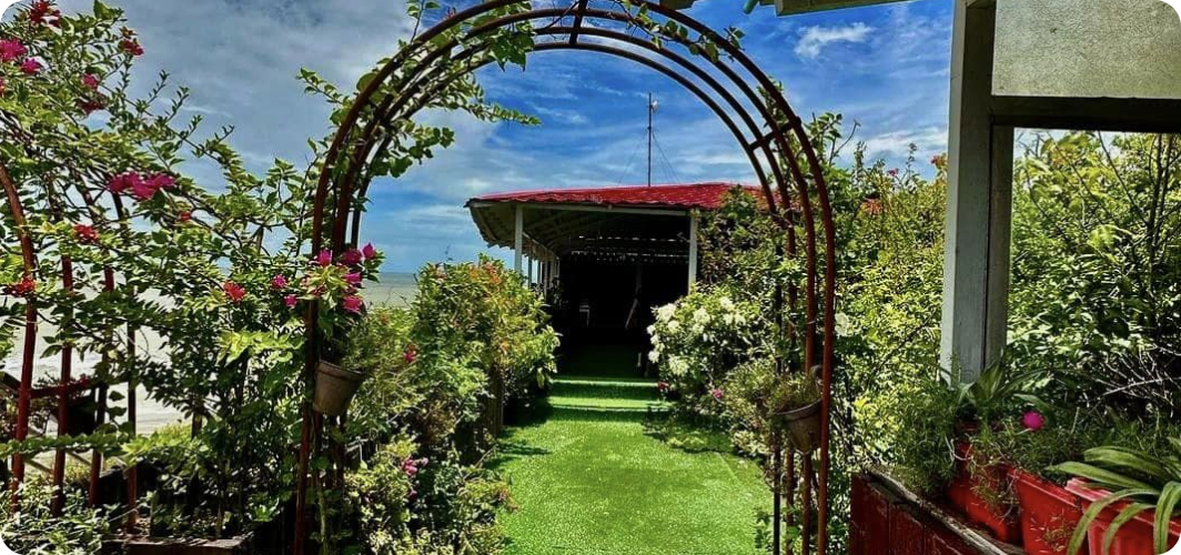 Neeshorgo Hotel & Resort