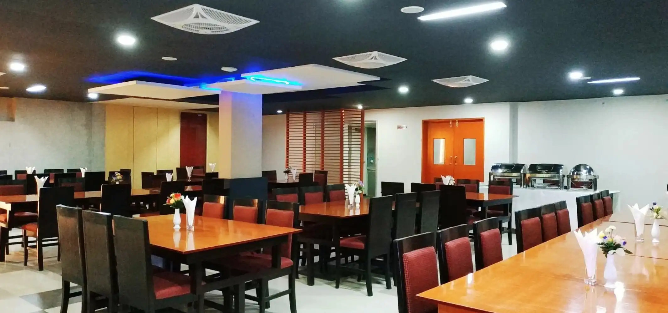 Hotel Khan Palace